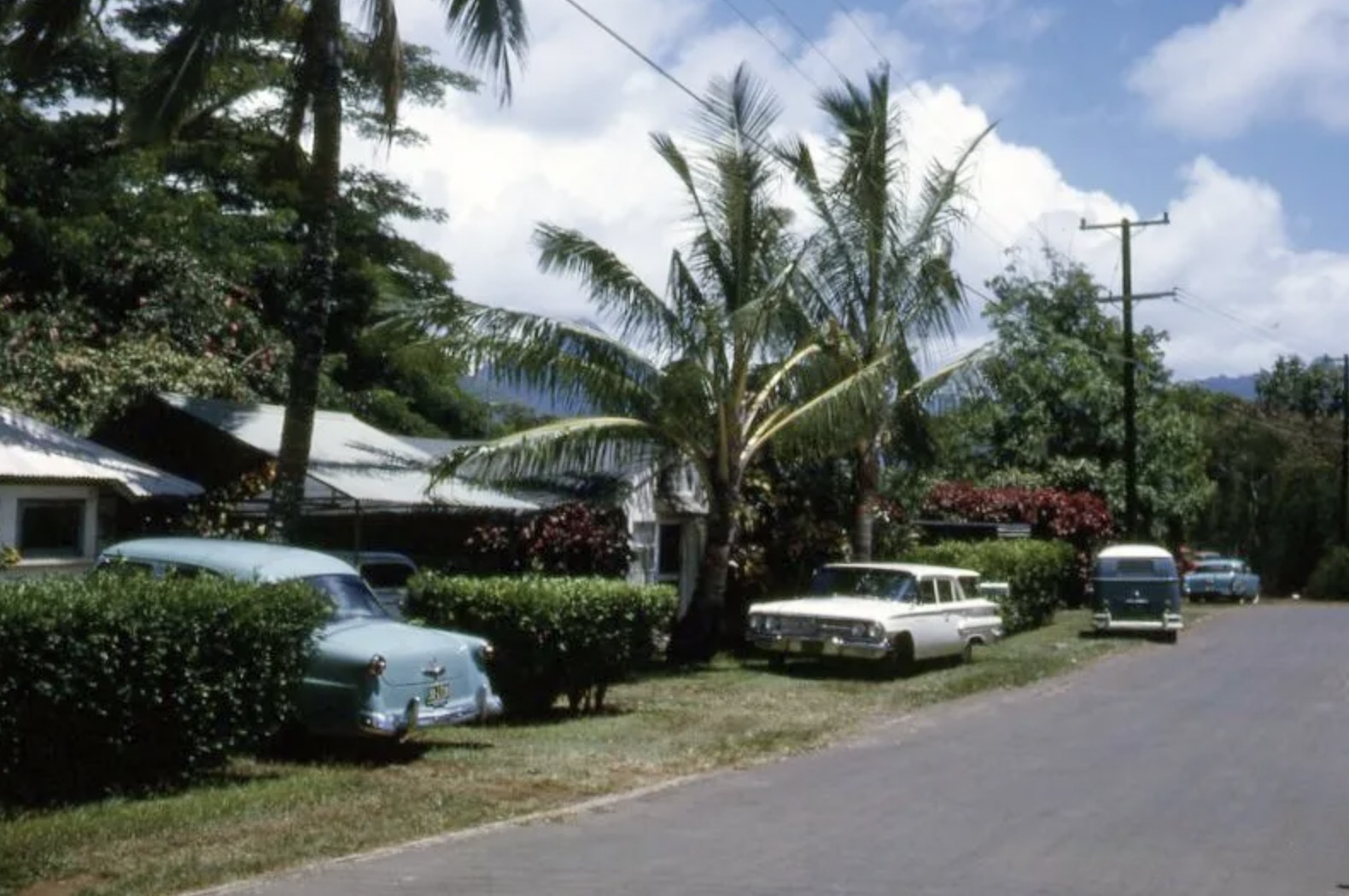 Residential road in Honolulu 